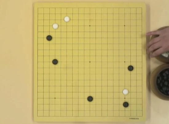 人机围棋大战看不懂?规则似战争有四种行棋逻辑