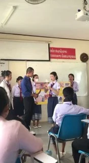 生理课现场演示如何戴套 ​