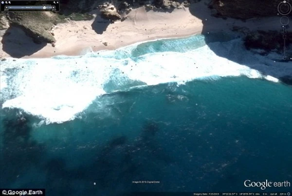 阴谋论者称南非海底有飞机残骸