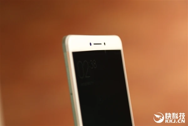 小米Max开箱图赏:6.44寸史上最大!