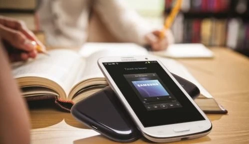 新华社:是谁闲着没事编软件偷流量?