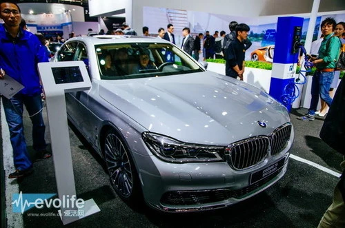 炫酷到极致：宝马带你玩转未来科技