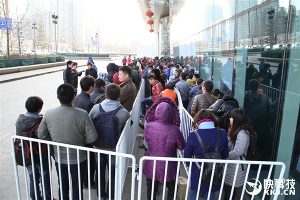 1999元小米5今日线下现货开卖！米粉太疯狂