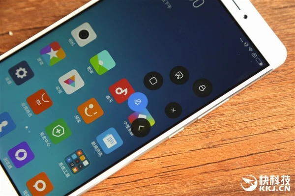 小米Max开箱图赏:6.44寸史上最大!