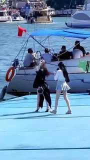 听我的别买车买房，买游艇😁