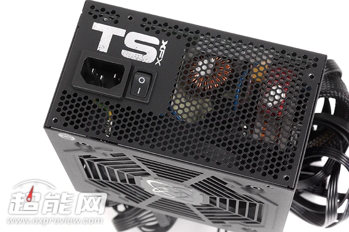 原厂优秀品质，XFX TS 550金牌电源评测 
