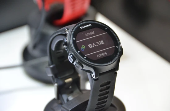 Garmin展示新款铁人三项腕表Forerunner735 XT