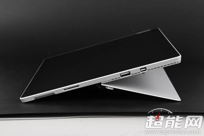 各方面都很优秀然而价格有争议，编辑谈Surface Pro 4上手体验 