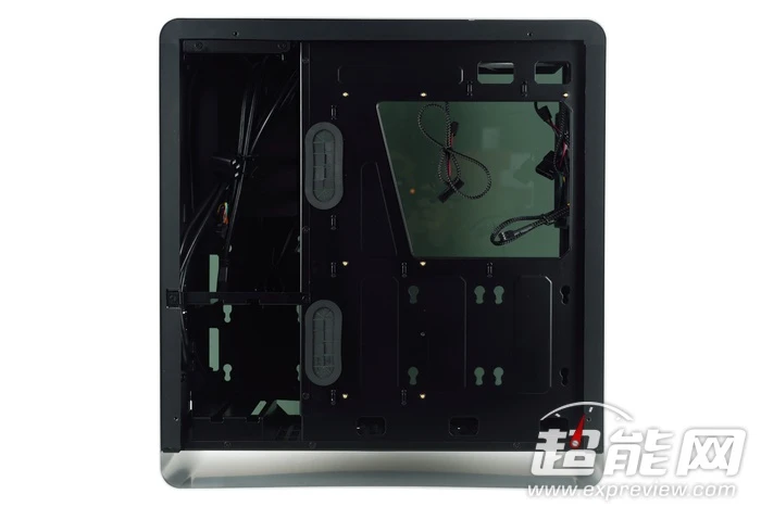 乔思伯的新旗舰,Jonsb UMX4机箱实物图赏