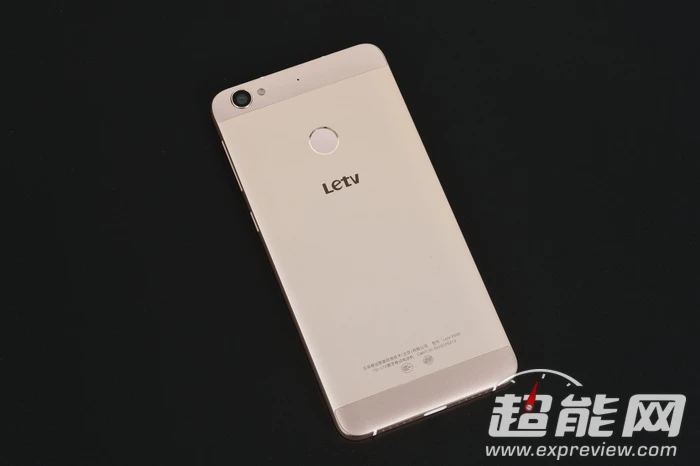 哪一点能让我们窒息?编辑谈乐1s手机上手体验